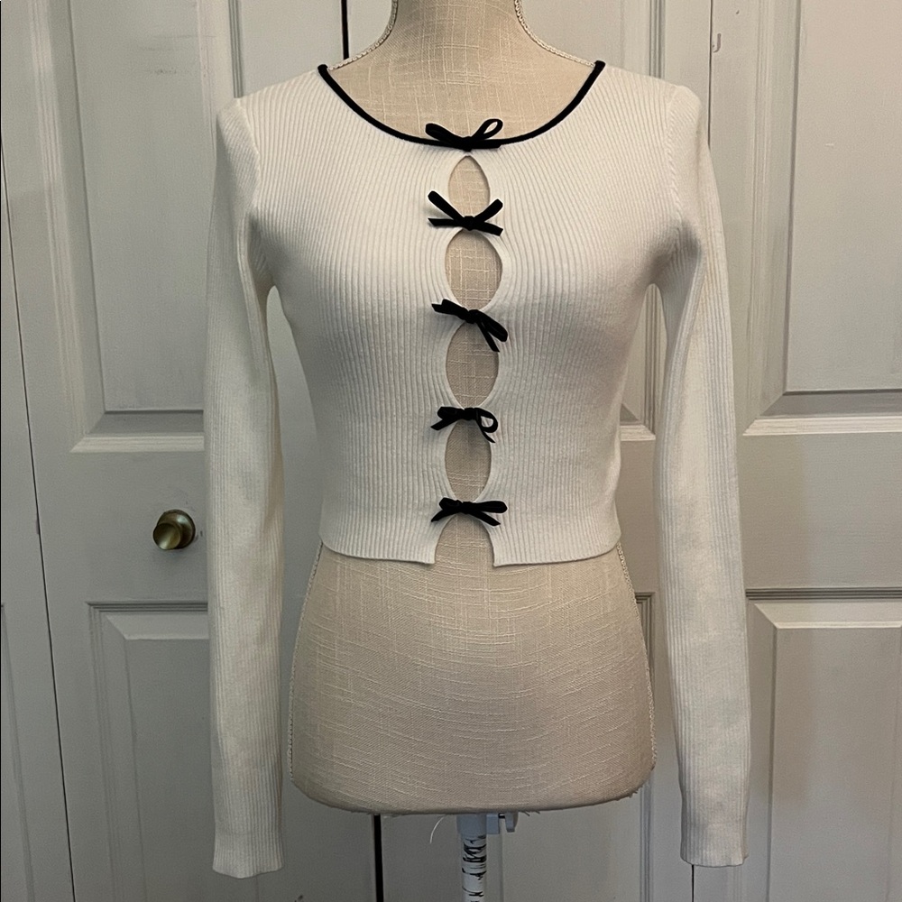 Edikted White Crop Top with Black Bow Details - Picture 1 of 4